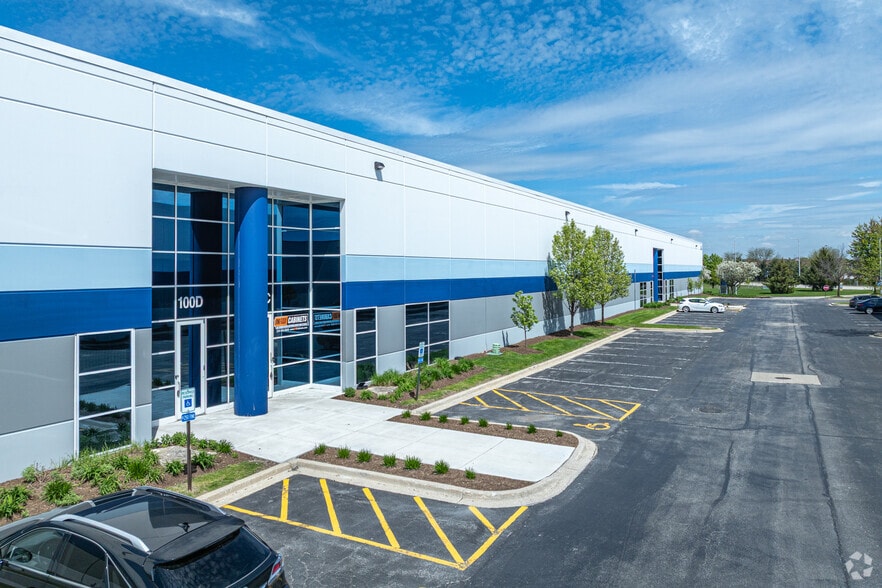 100 N Gary Ave, Roselle, IL for lease - Building Photo - Image 3 of 5