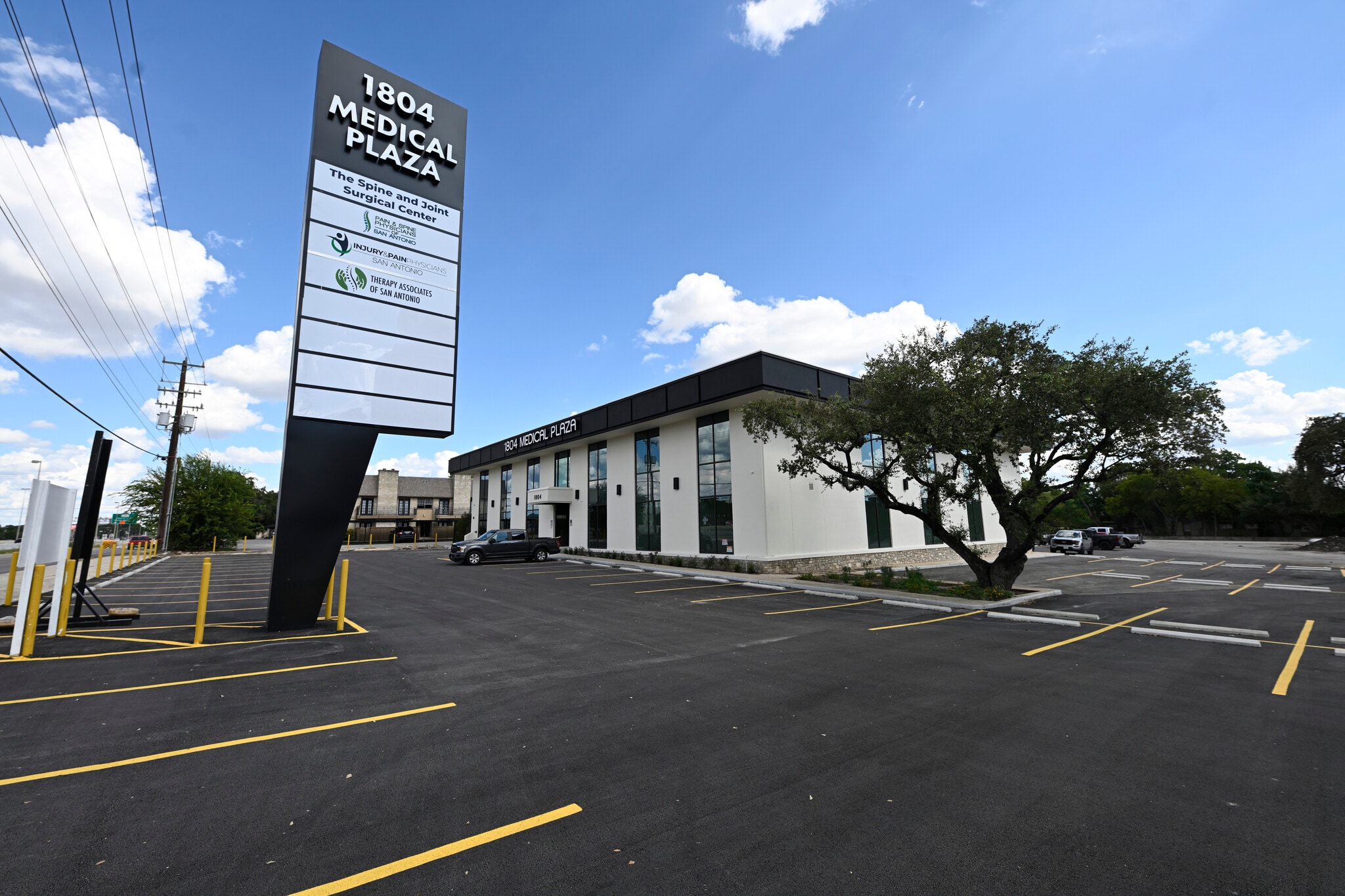 1804 NE Loop 410, San Antonio, TX for lease Building Photo- Image 1 of 4