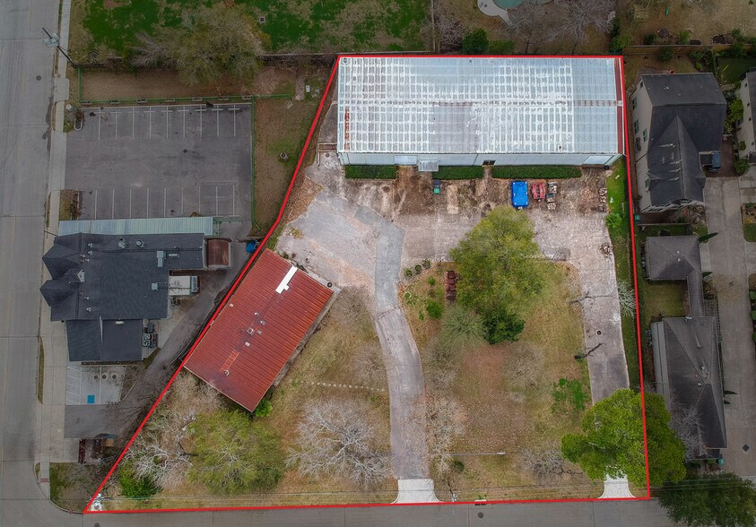 909 Fisher St, Houston, TX 77018