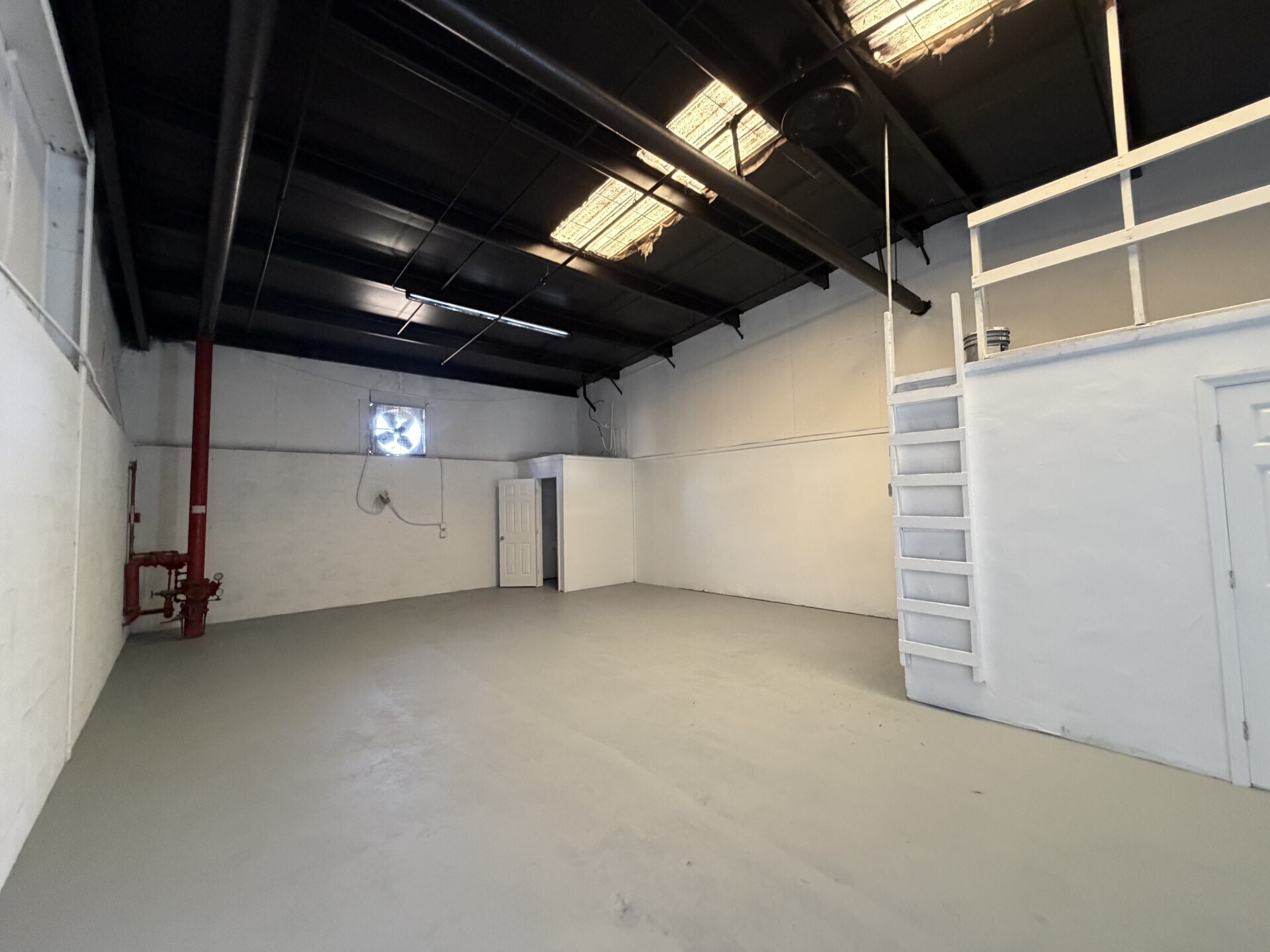 600 Oak Pl, Port Orange, FL for lease Interior Photo- Image 1 of 3