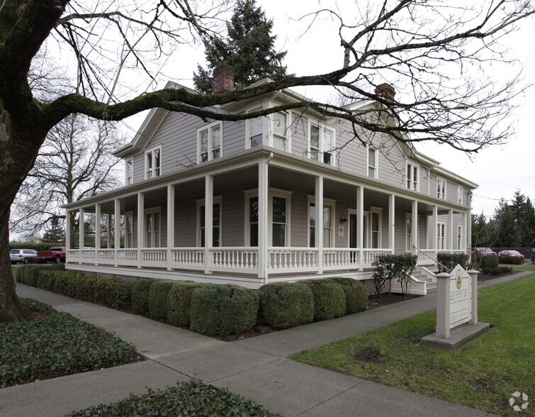 650-656 Officers Row, Vancouver, WA for sale - Primary Photo - Image 1 of 1