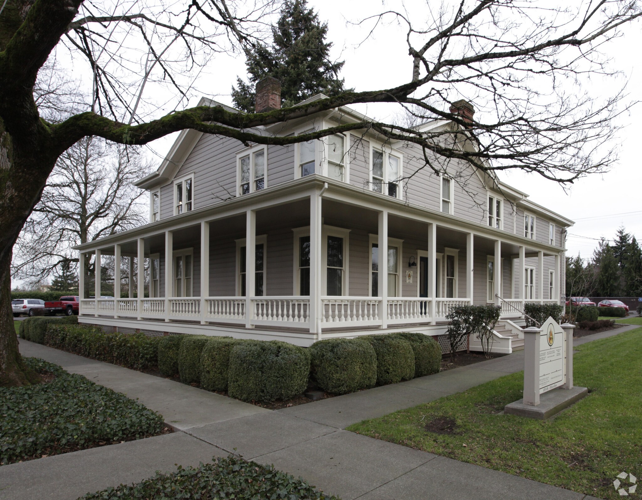 650-656 Officers Row, Vancouver, WA for sale Primary Photo- Image 1 of 1