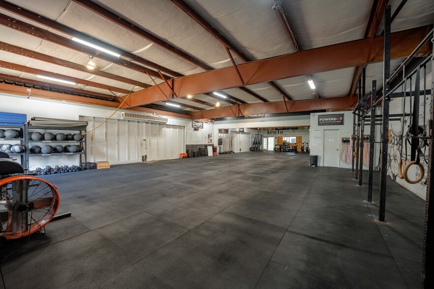 8171 Kekaha Rd, Kekaha, HI for sale - Interior Photo - Image 3 of 27