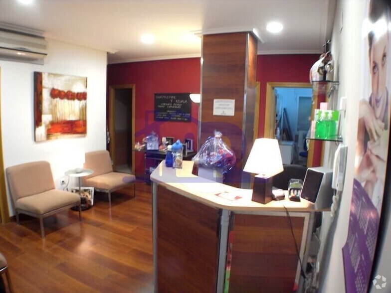 Retail in Cuenca, Cuenca for lease - Interior Photo - Image 1 of 1