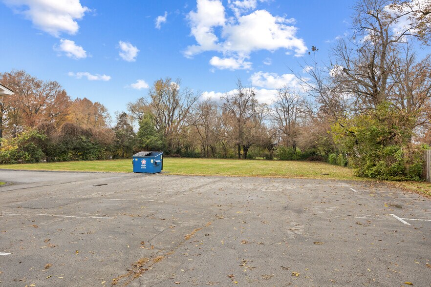 4734 Dixie Hwy, Louisville, KY for lease - Building Photo - Image 3 of 21