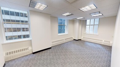 1 N La Salle St, Chicago, IL for lease Interior Photo- Image 2 of 3