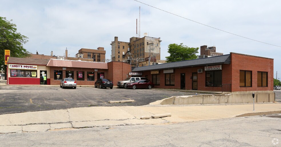 31 S County St, Waukegan, IL for lease - Primary Photo - Image 1 of 3