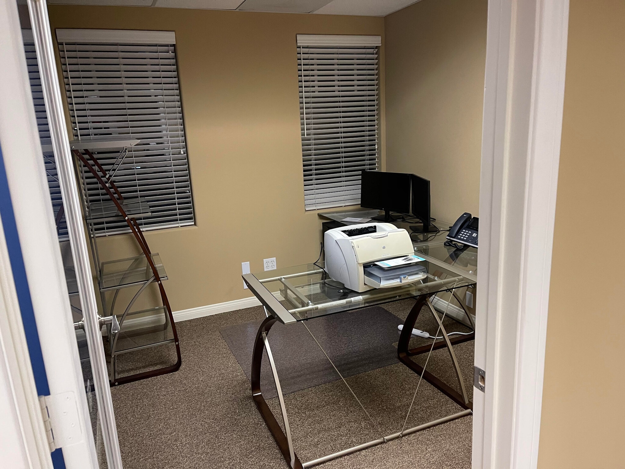 437 N Riverside Ave, Rialto, CA for sale Interior Photo- Image 1 of 6