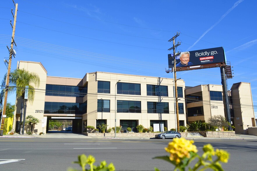 20121 Ventura Blvd, Woodland Hills, CA for lease - Building Photo - Image 1 of 7