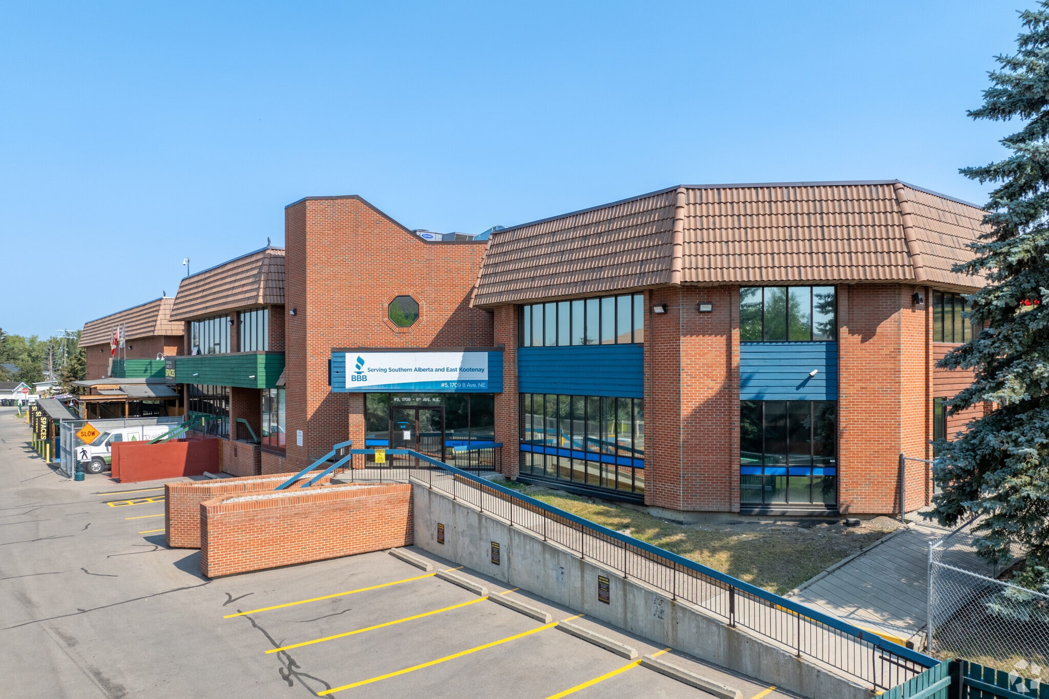 1709 8th Ave NE, Calgary, AB for sale Primary Photo- Image 1 of 5