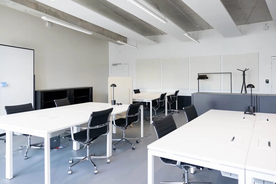 Office in Sarcelles for lease - Interior Photo - Image 2 of 5