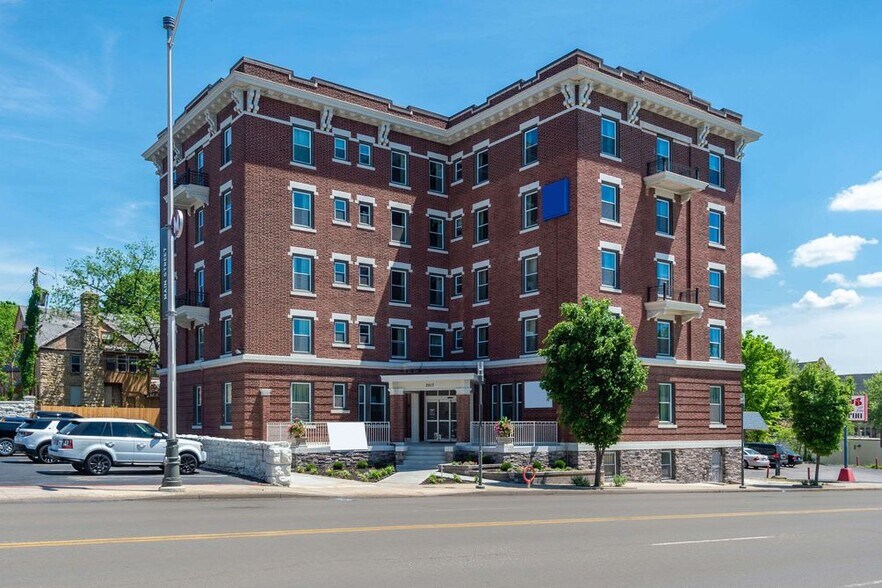 3517 Main St, Kansas City, MO, 64111 Hotel Property For Sale