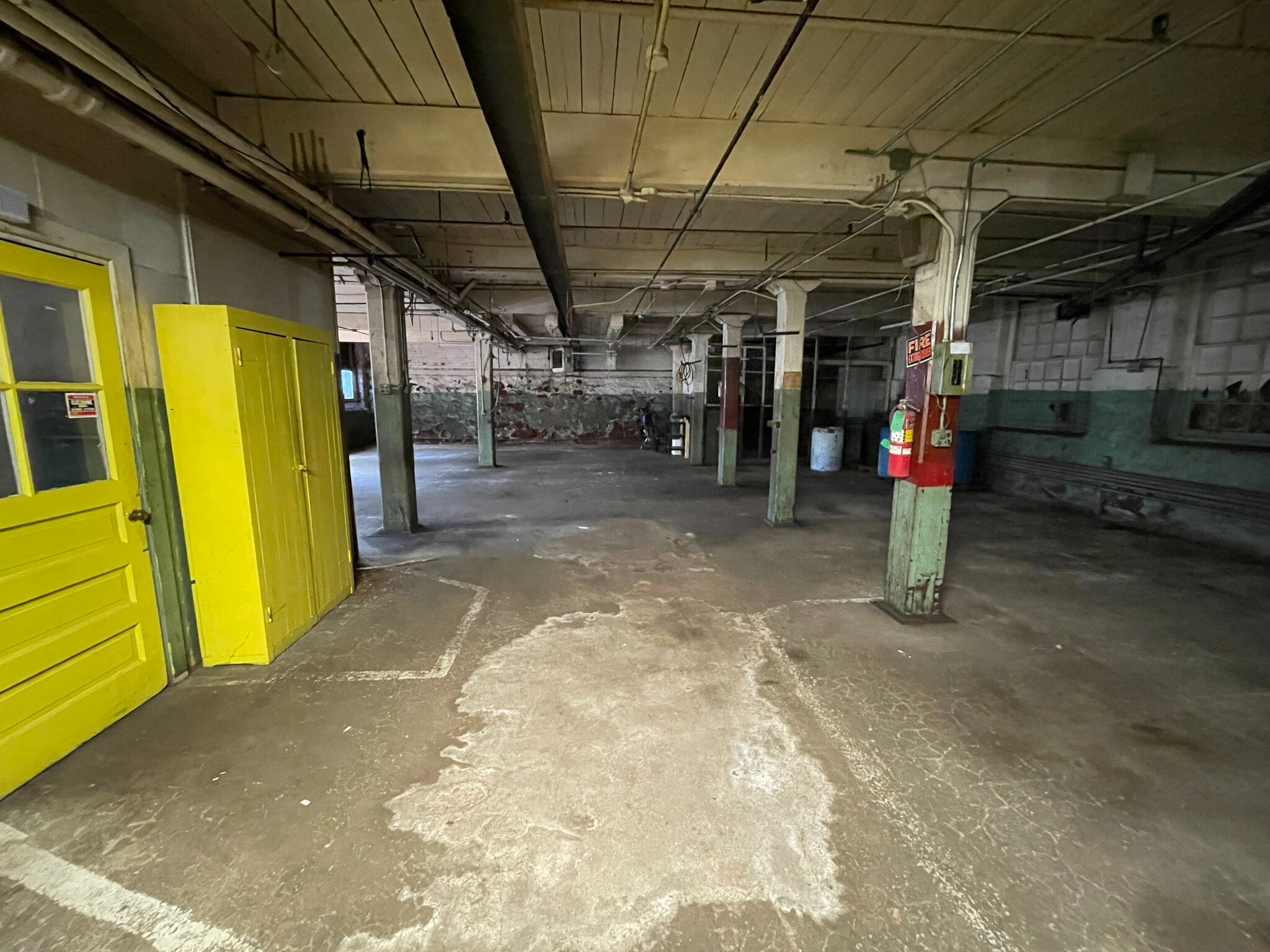 15 N Washington St, Plainville, CT for lease Interior Photo- Image 1 of 5