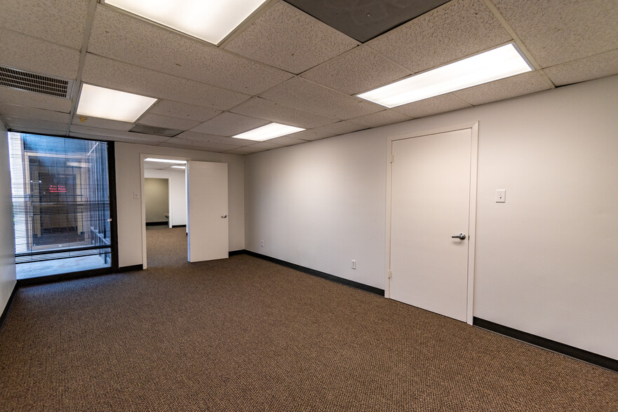 3404-3556 Yale St, Houston, TX for lease - Interior Photo - Image 2 of 7