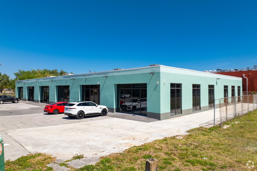 7275 NW 1st Ct, Miami, FL for lease - Primary Photo - Image 2 of 9