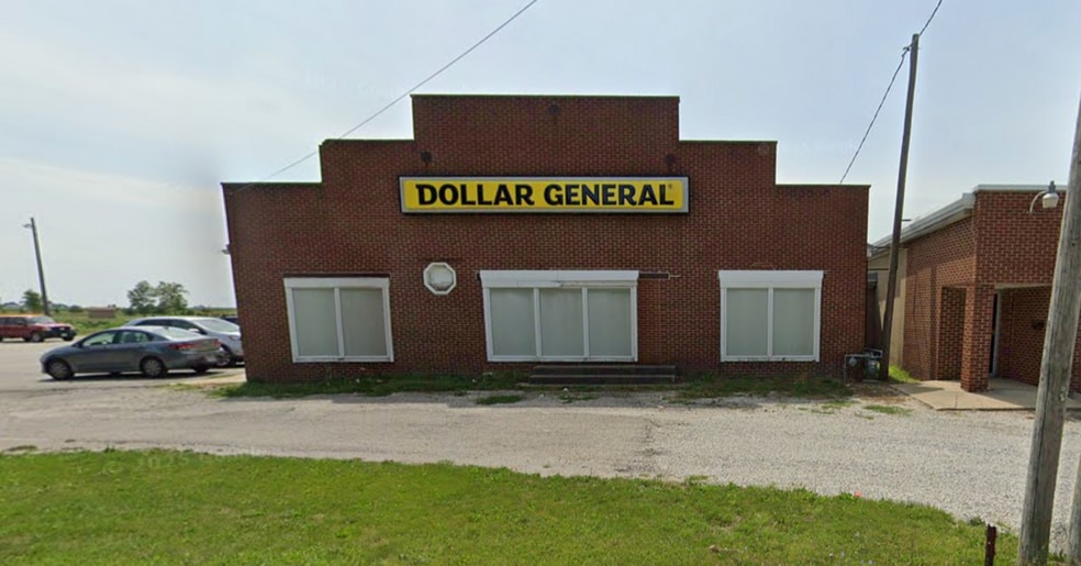 700 S Sycamore St, Villa Grove, IL for sale - Building Photo - Image 2 of 2