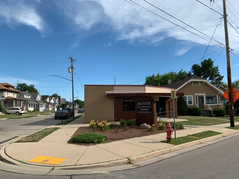 3726 Roosevelt Rd, Kenosha, WI for sale - Building Photo - Image 1 of 1