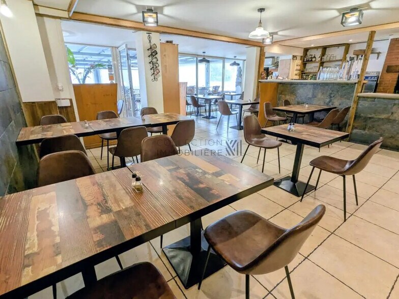 Flex in Frouzins for lease - Interior Photo - Image 2 of 9