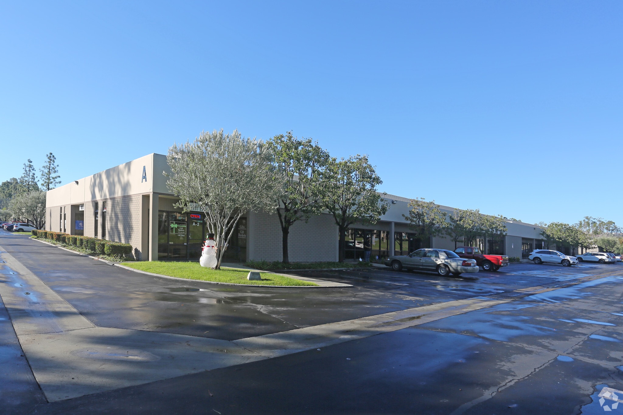 23011 Moulton Pky, Laguna Hills, CA for lease Primary Photo- Image 1 of 8