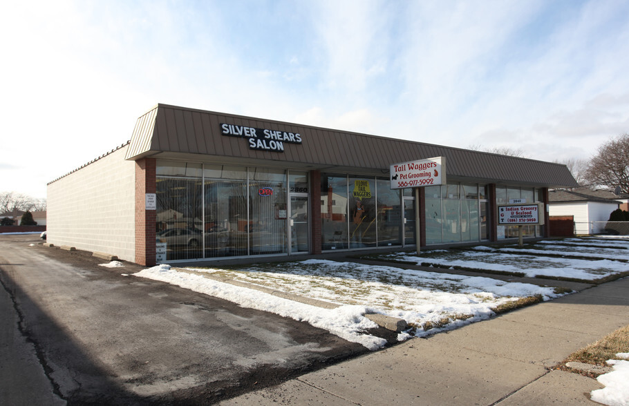 2830-2860 E 14 Mile Rd, Warren, MI for lease - Primary Photo - Image 2 of 4