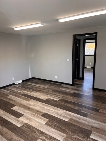 810 Carlton Dr, Bentleyville, PA for lease - Building Photo - Image 3 of 16