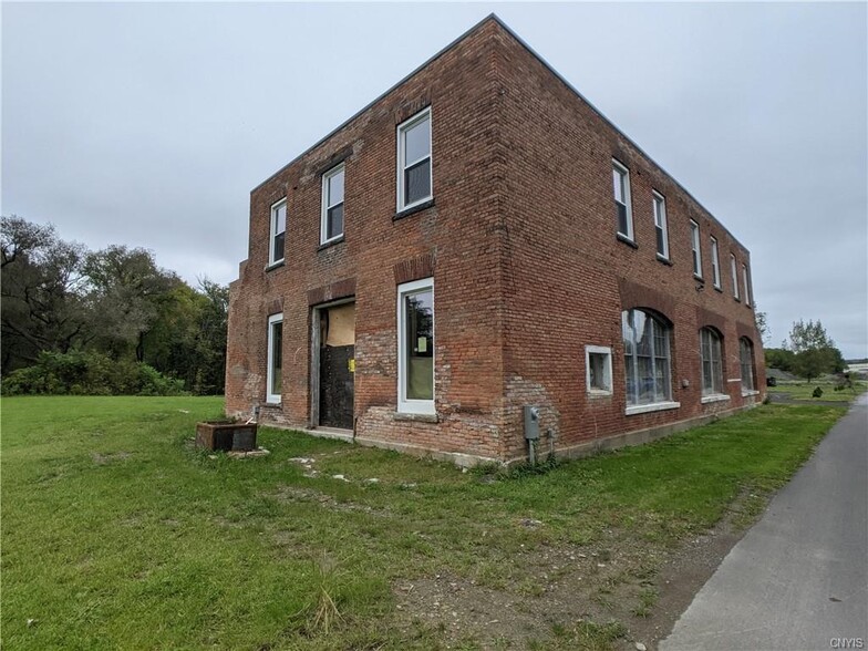 11 Pottery, Chittenango, NY for sale - Primary Photo - Image 1 of 1