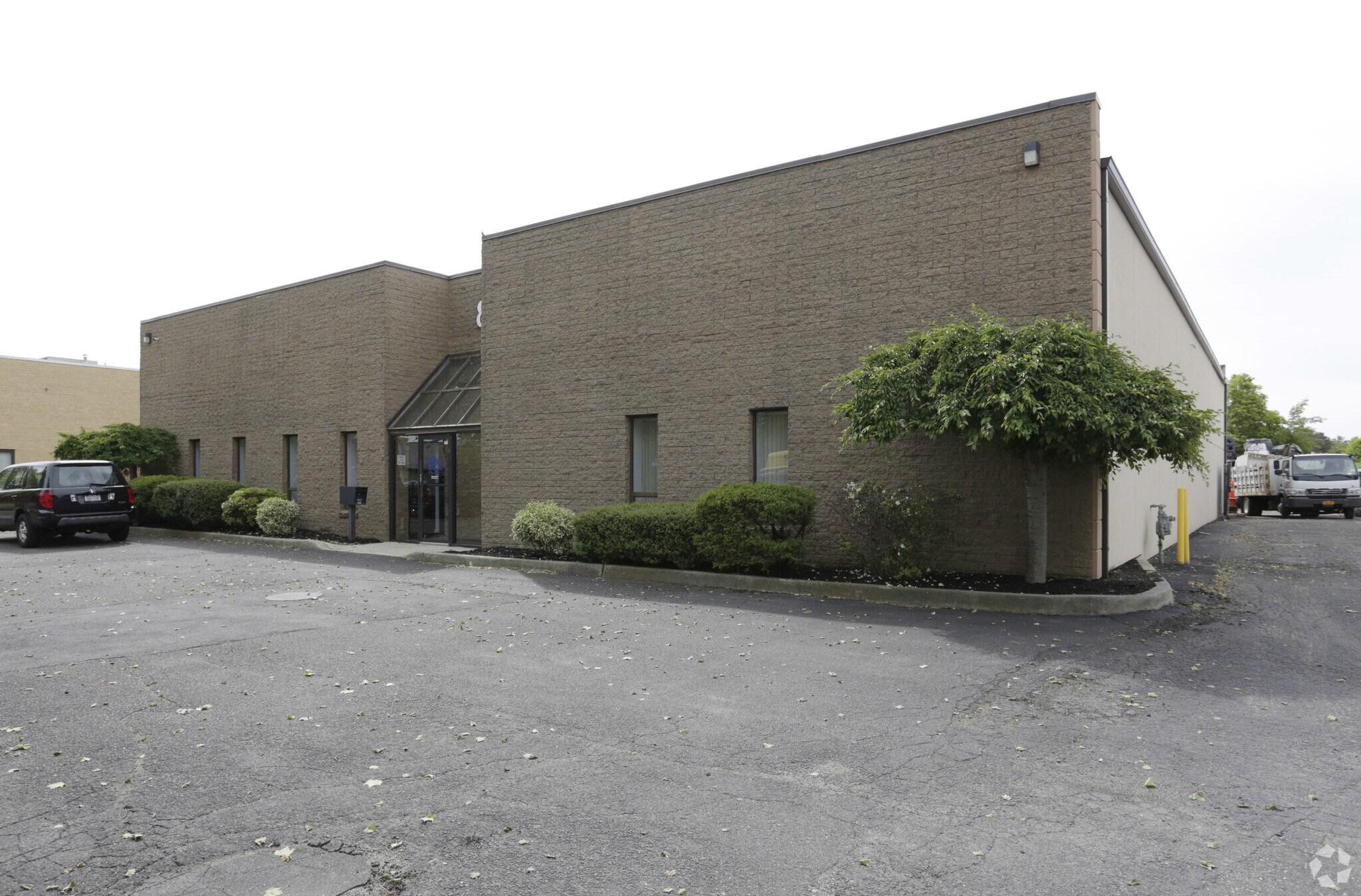 80 Remington Blvd, Ronkonkoma, NY for sale Primary Photo- Image 1 of 1