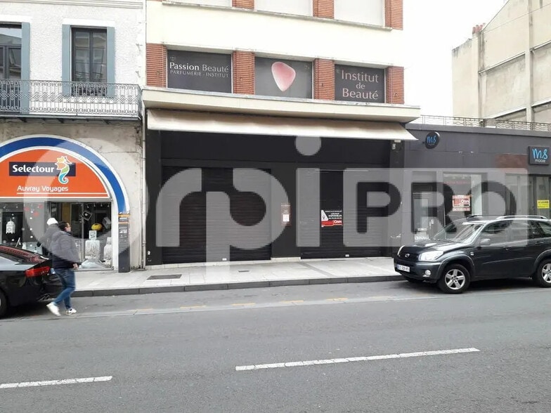 Retail in Montluçon for lease - Building Photo - Image 1 of 4