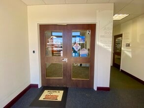 240-254 Airport Rd, Winchester, VA for lease Interior Photo- Image 2 of 9