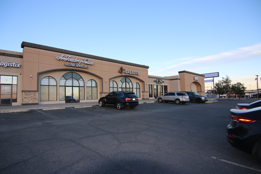 9515 Gateway Blvd W, El Paso, TX for lease - Building Photo - Image 3 of 16