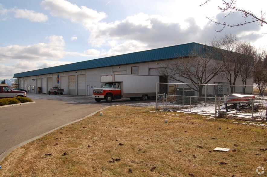 2224 N Locust Rd, Spokane Valley, WA for lease - Building Photo - Image 2 of 3