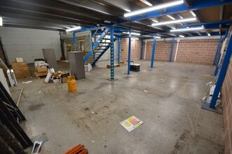 West End, Barnstaple for lease Interior Photo- Image 2 of 5