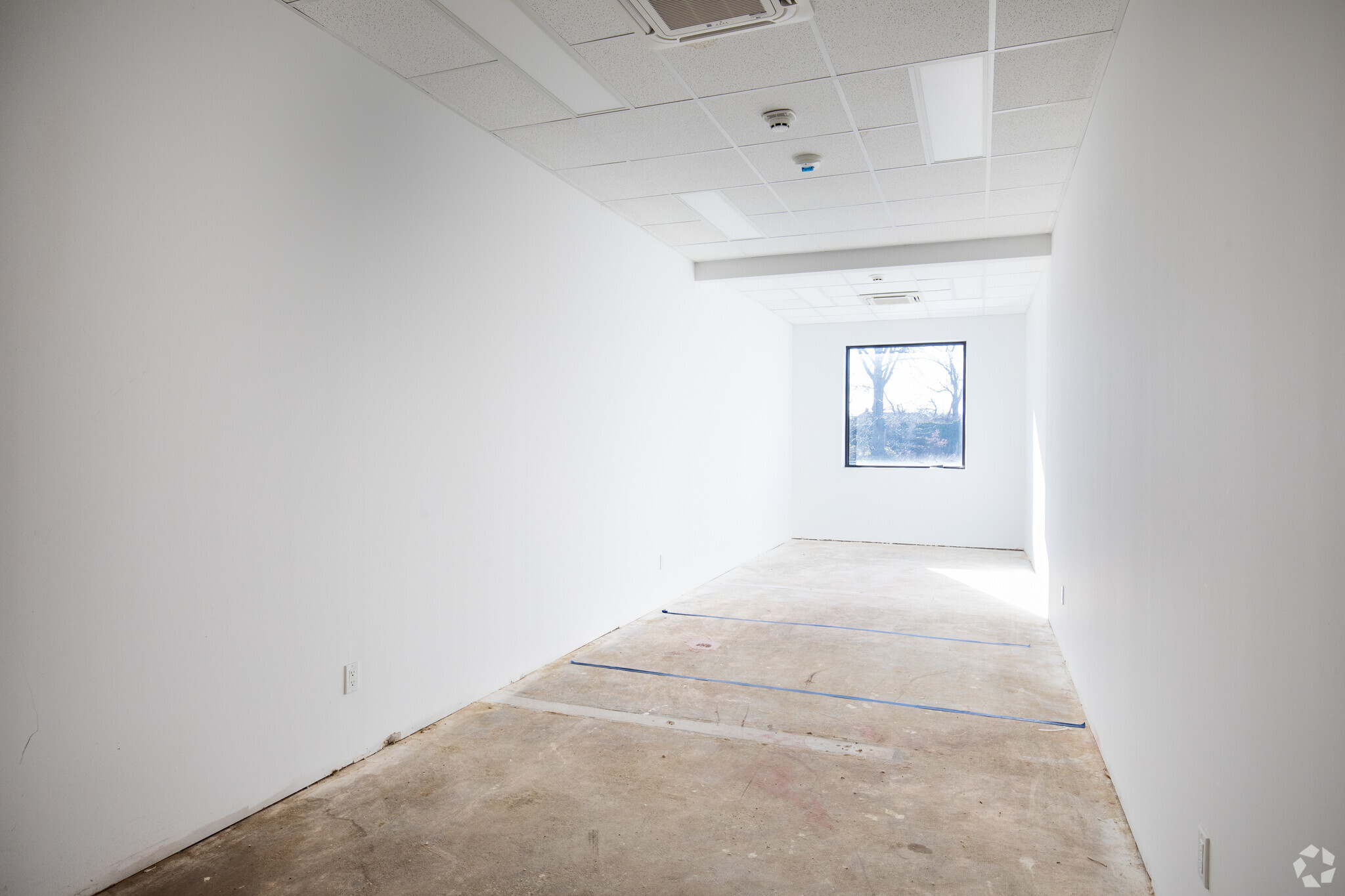 550-560 Smithtown Byp, Smithtown, NY for lease Interior Photo- Image 1 of 5