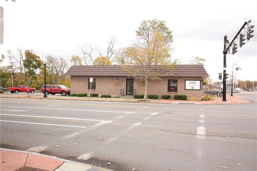 103-105 W Union St, Newark, NY for sale - Building Photo - Image 1 of 1