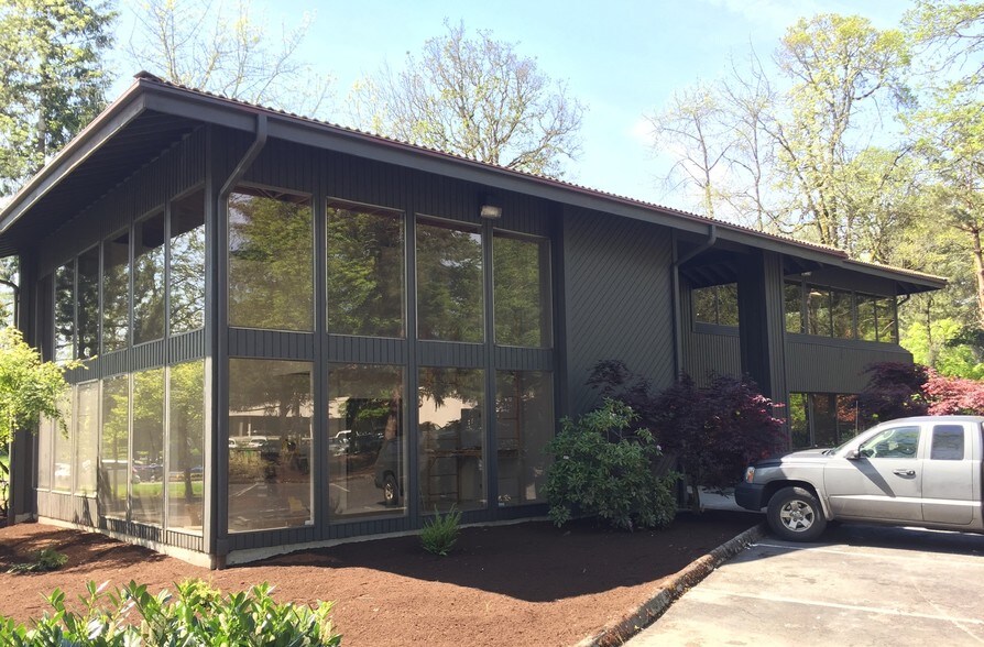 7190 SW Fir Loop, Portland, OR for sale - Primary Photo - Image 1 of 1