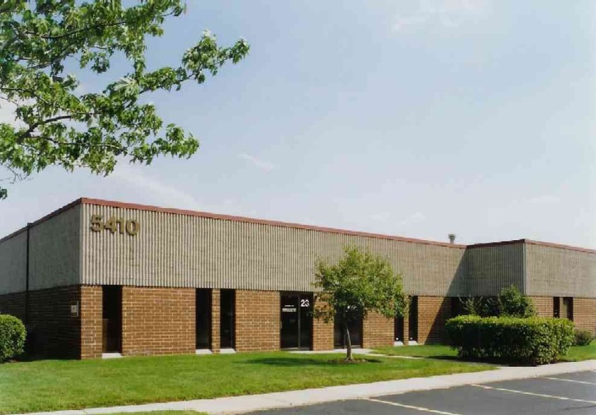 5410 Newport Dr, Rolling Meadows, IL for lease - Building Photo - Image 2 of 21