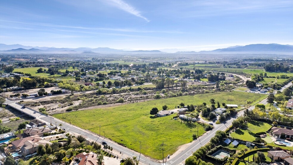 25070 Hayes Ave, Murrieta, CA for sale - Building Photo - Image 2 of 26