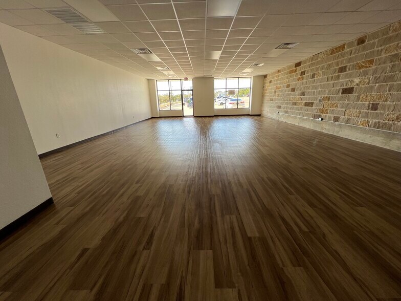 5504 Bunny Trl, Killeen, TX for sale - Interior Photo - Image 1 of 1