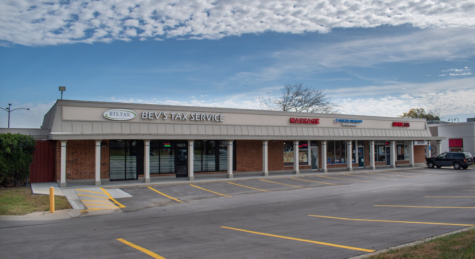 58155821 NE Antioch Rd, Gladstone, MO 64119