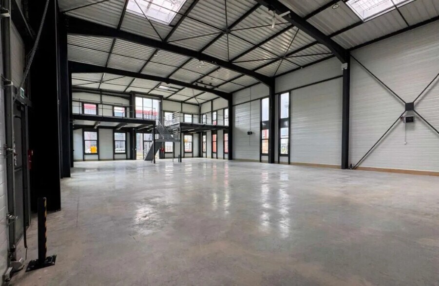 Flex in Serris for sale - Building Photo - Image 3 of 4