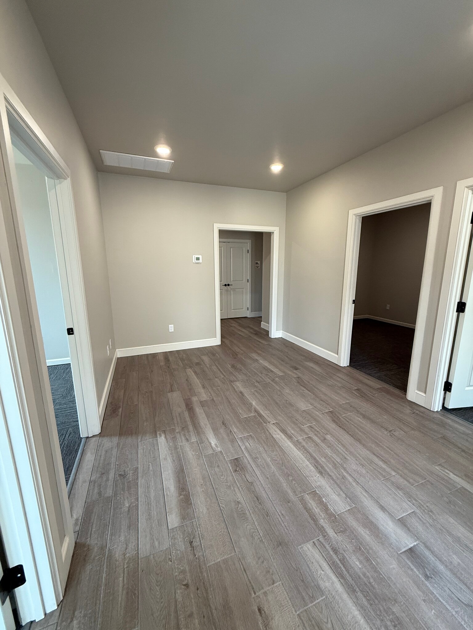 2272 Camino del Plaza Ln, Edmond, OK for lease Building Photo- Image 1 of 18