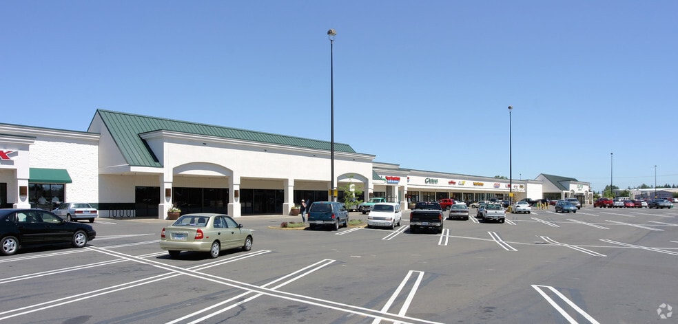 1561-1755 Mount Hood Ave, Woodburn, OR for lease - Primary Photo - Image 1 of 12