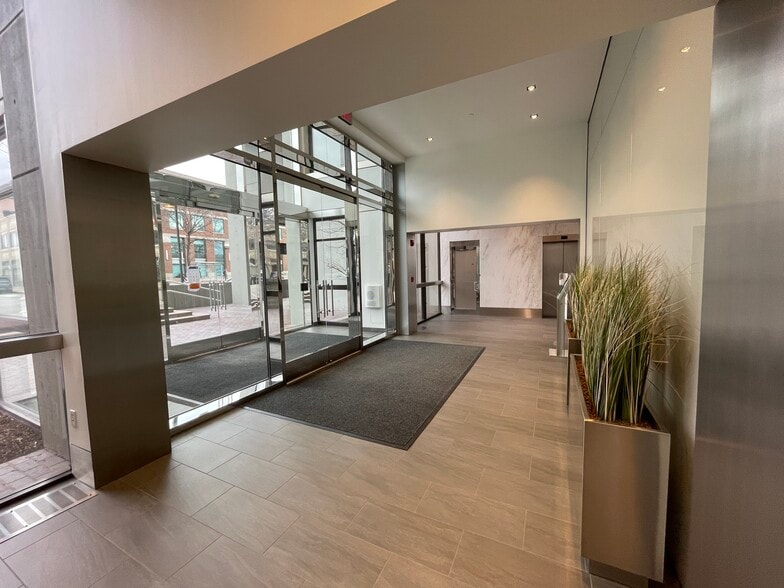 300-334 Washington St, Newton, MA for lease - Interior Photo - Image 2 of 4