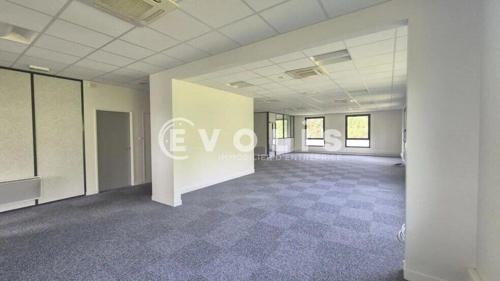 Office in Serris for lease - Interior Photo - Image 3 of 8