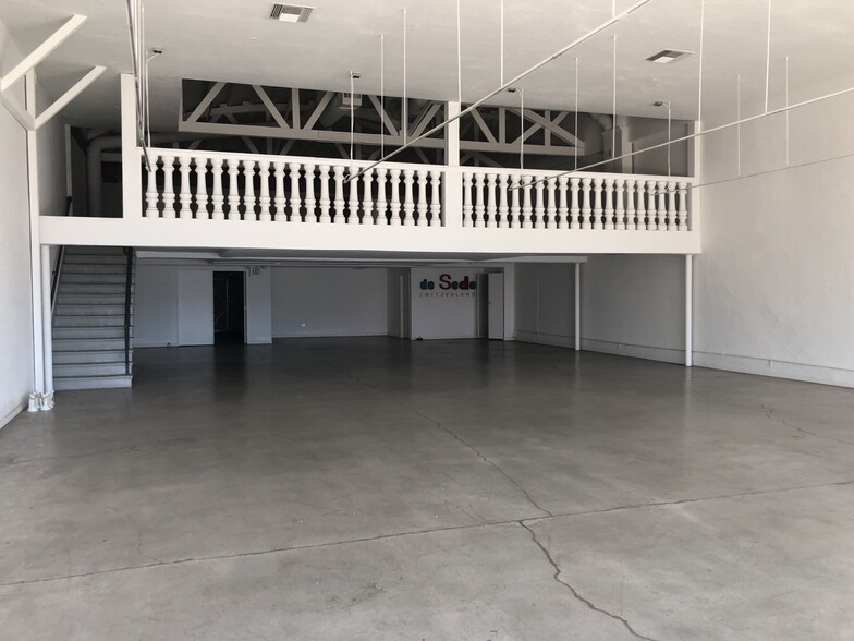 446 S La Brea Ave, Los Angeles, CA for lease - Interior Photo - Image 2 of 4