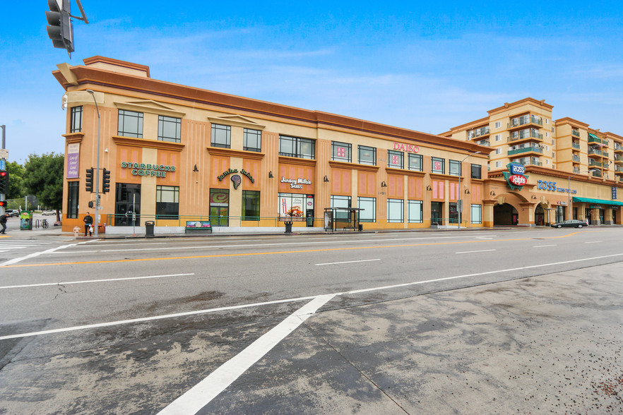 5417-5455 Hollywood Blvd, Los Angeles, CA for lease - Building Photo - Image 3 of 19