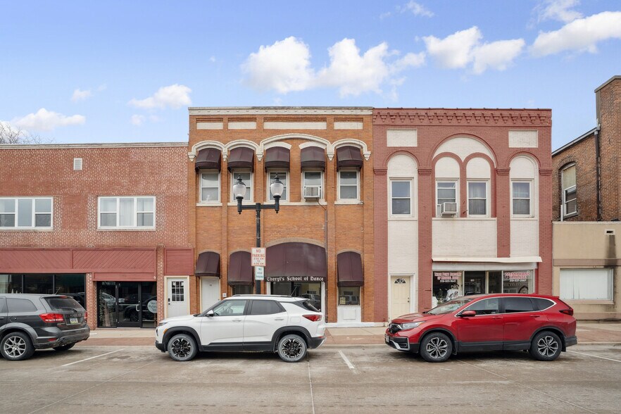 108 N Jefferson St, Mount Pleasant, IA for sale - Building Photo - Image 1 of 1
