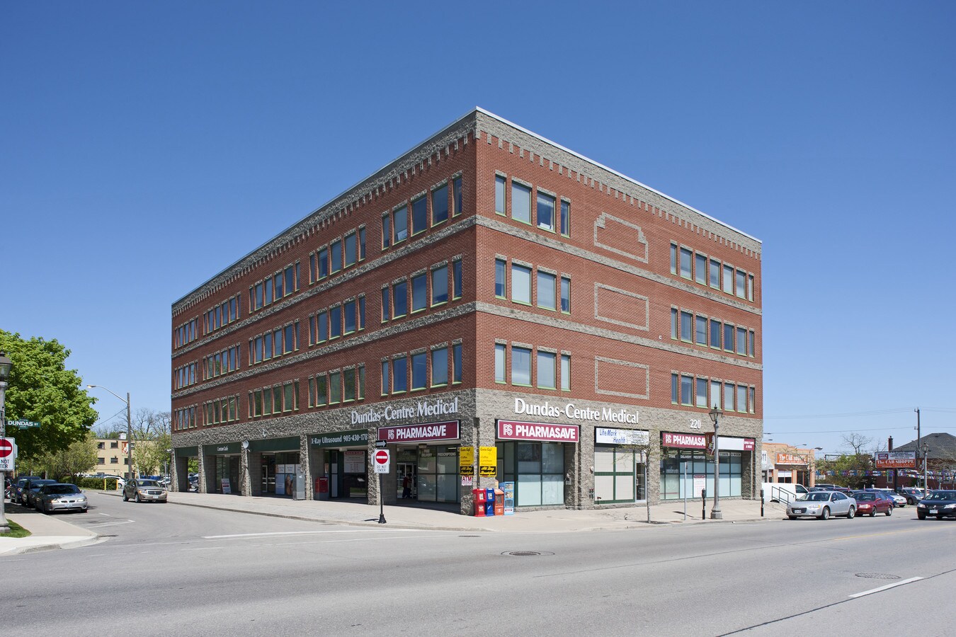 220 Dundas St W, Whitby, ON L1N 8M7 DundasCentre Medical