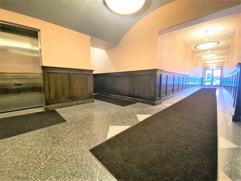 79 Hudson St, Hoboken, NJ for lease - Lobby - Image 3 of 8