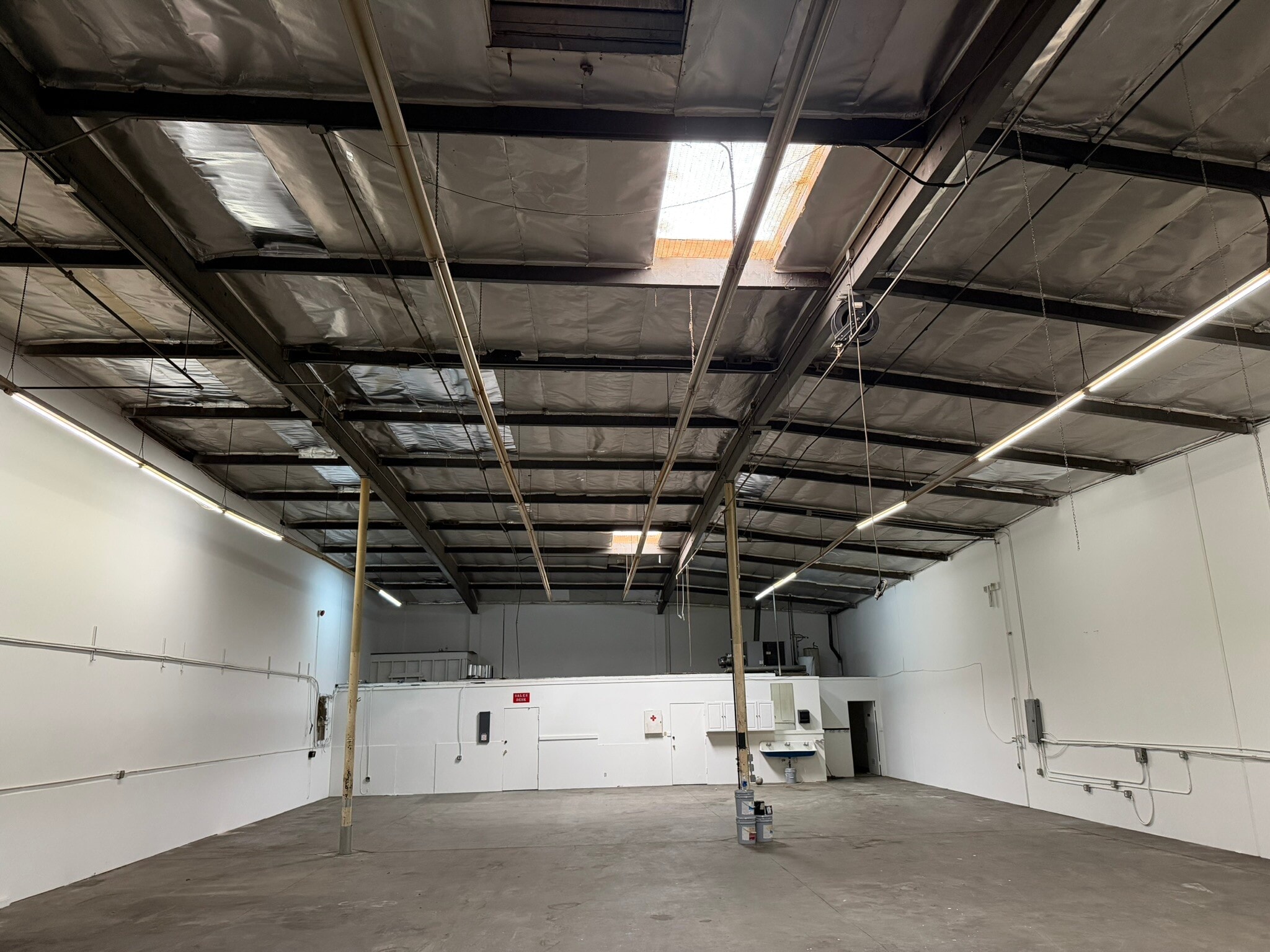 16100-16122 Orange Ave, Paramount, CA for lease Interior Photo- Image 1 of 1